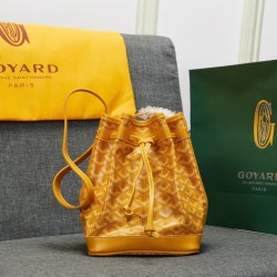 Petit Flot Bucket Bag