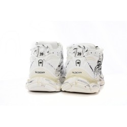 Runner Graffiti Trainer