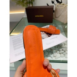 Padded Flat Sandals (Women’s)