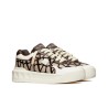 VL7N One Stud Low-Top Sneaker
