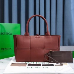 Cassette Medium Leather Tote