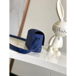 LIV Steamer Wearable Wallet