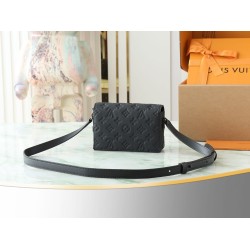 LIV Steamer Wearable Wallet