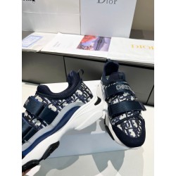 D Wonder Low Deep Blue White (Women’s)