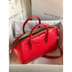 Antigona Medium Croc Embossed