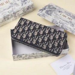 Oblique Zipped Long Wallet
