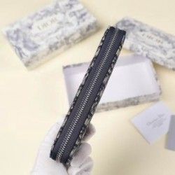 Oblique Zipped Long Wallet