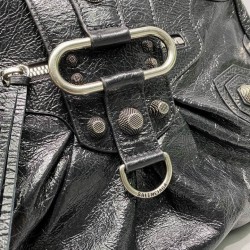 Le Cagole Medium Shoulder bag