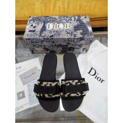 Revolution Slippers (Women’s)