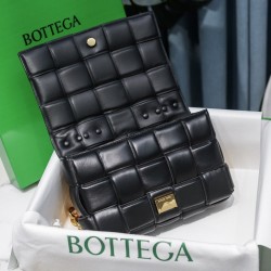 The Chain Cassette Shoulder Bag