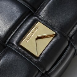 The Chain Cassette Shoulder Bag