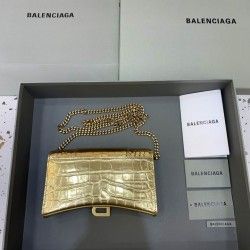 Hourglass Metallic Wallet On Chain