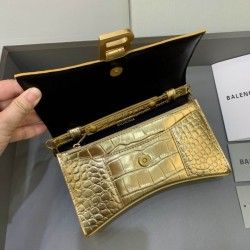 Hourglass Metallic Wallet On Chain