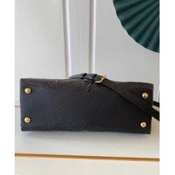 V Tote MM Monogram Empreinte