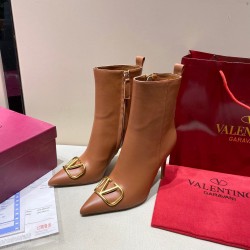 VLogo Ankle Boot (Women’s)