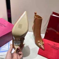 VLogo Ankle Boot (Women’s)