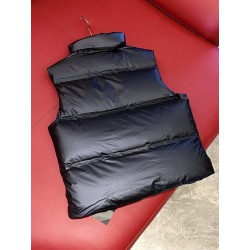 Re-Nylon Sleeveless Jacket