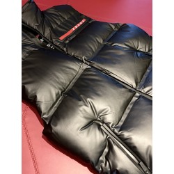 Re-Nylon Sleeveless Jacket
