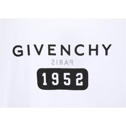 Chest Reverse Logo T-shirt