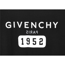 Chest Reverse Logo T-shirt