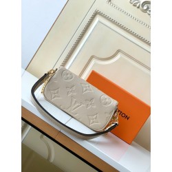 Wallet On Chain Ivy Monogram Empreinte