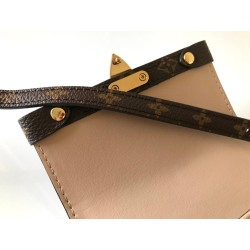 Vertical Trunk Pochette