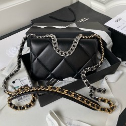 19 Wallet On Chain Quilted