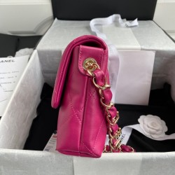Matelasse Chain Logo Shoulder Bag